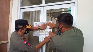 Berdiri Diatas Drainase, Salah Satu Bangunan RS Royal Prima Disegel Satpol PP