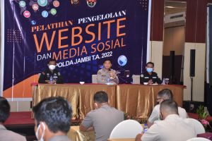 Polda Jambi Genjot Keaktifan Subbag Humas Dalam Pengelolaan Website dan Medsos