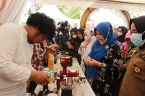 Refleksi 1 Tahun UAS - Hairan: Ada Pameran, Makan Gratis, dan Vaksinasi