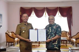 Di Tebo, Sekjen Bawaslu Terima Hibah Tanah dan Bangunan