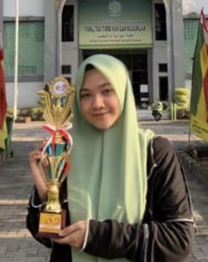 Mahasiswa UNJA Raih Juara Lomba Baca Puisi Bahasa Arab