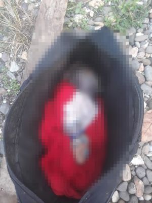 Warga Temukan Bayi Dalam Tas Saat ke Sungai