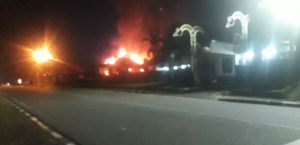 Rumah Dinas Wakil Gubernur Jambi Terbakar, 2 Armada Bertabrakan 3 Orang Personil Luka-luka