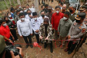 Resmikan Community Center, Mensos Berharap Anak SAD Mampu Kejar Ketertinggalan