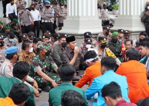 Ketua DPRD Provinsi Jambi bersama Forkopimda Terima Unjuk Rasa 11 April