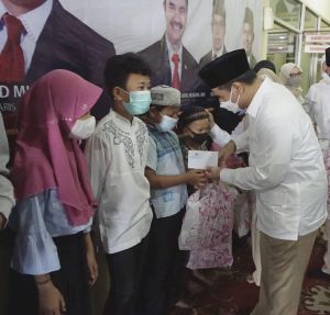 Berkah Ramadhan, SAH Komandoi Kader Gerindra Berbagi 1000 Paket Takjil