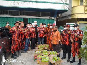 Bulan Penuh Berkah, MPC PP Kota Jambi Bagikan Takjil Kudapan Untuk Buka Puasa