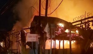 Kebakaran Hebat Terjadi di Kota Baru Jambi, 6 Armada Damkar Dikerahkan