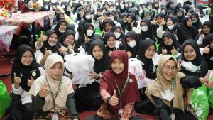 Jelang Lebaran, Insan Madani Jambi Ajak 224 Anak Belanja