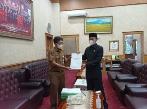 Ketua DPRD Provinsi Jambi Terima Berkas 15 Nama Calon KI Periode 2022-2026 dari Timsel