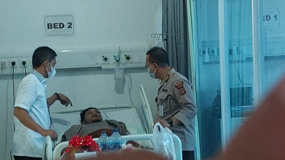 Kanit Resmob Ditreskrimum Polda Jambi AKP Johan Silaen kini sudah dipindahkan ke Ruang ICU RS Bhayangkara setelah menjalani Operasi di RSUD Raden Mattaher.