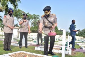 Kapolda Jambi Pimpin Upacara Harkitnas di Makam Taman Pahlawan