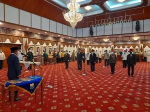 Al Haris Resmi Lantik 5 Komisioner KIP Jambi