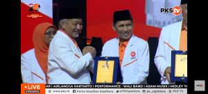 Keren...PKS Jambi Raih penghargaan DPW Berkinerja Terbaik di Milad PKS ke 20   