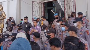 Tak Puas Ditemui Komisi IV, Mahasiswa Paksa Masuk ke Gedung DPRD Provinsi Jambi 
