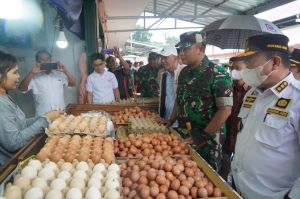Jelang Idul Adha, Danrem 042/Gapu Bersama Gubernur Jambi Sidak Pasar Angso Duo