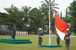 Kasrem 042/Gapu Pimpin Upacara Bendera Mingguan 