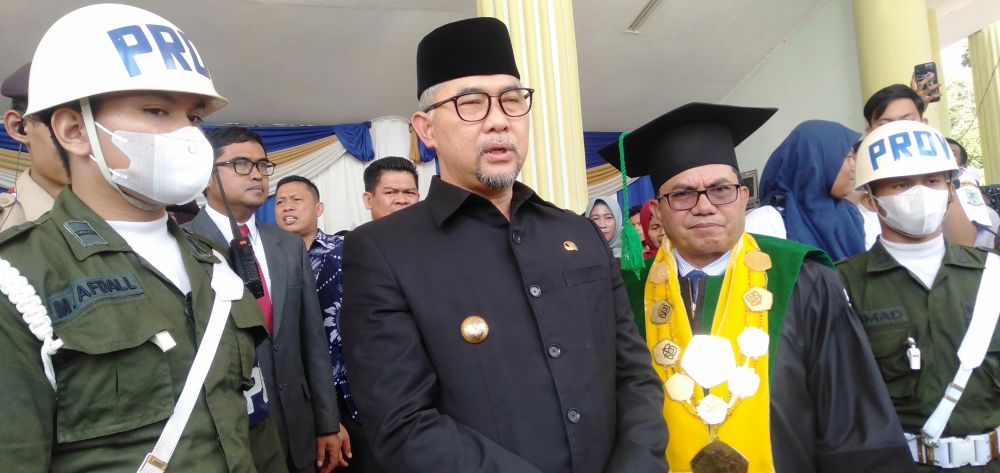 Walikota Jambi Sy Fasha (kiri), Rektor UIN STS Jambi Prof Dr Su'adi (Kanan).