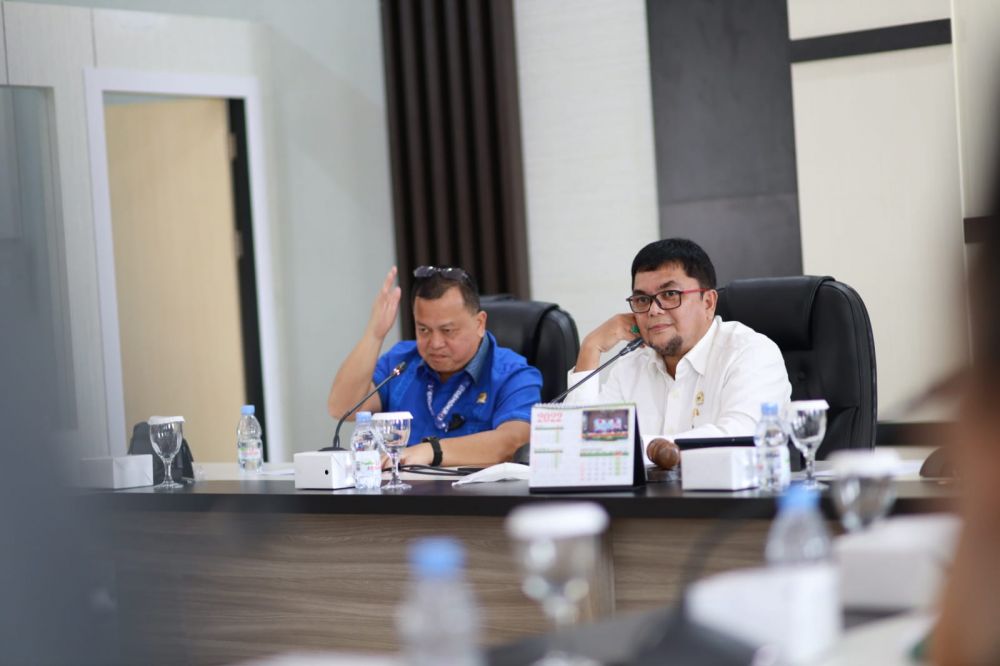 Wakil Ketua Komisi III DPRD Provinsi Jambi Ivan Wirata (Kanan), Anggota Komisi III DPRD A Fauzi Ansori (Kiri)/Foto : Ucup.