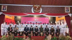 Haris Kukuhkan 54 Anggota Paskibra Provinsi Jambi 