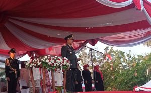 Danrem 042/Gapu Jadi Irup Upacara Penurunan Bendera Merah Putih HUT RI ke-77