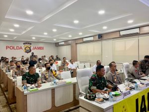 Danrem 042/Gapu dan Kapolda Jambi Ikuti Rakor Pengendalian Inflasi Bersama Mendagri