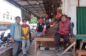 Keluhkan Kanaikan Harga BBM, Tukang Ojek Pasar Angso Duo : Penumpang Sepi