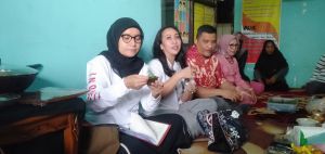 Beri Bantuan Modal, Petrus Hilman Purba dan Istri Sambangi Pelaku UMKM di Kota Jambi