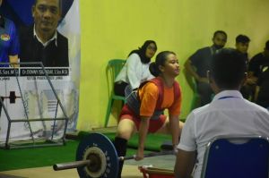 Najwa Putri Asal Tebo dan Melda Boyong Medali Emas Kejurprov Angkat Berat 