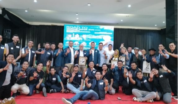 Foto Bersama HIPMI Provinsi Jambi Setelah Menggelar Seminar Nasional.