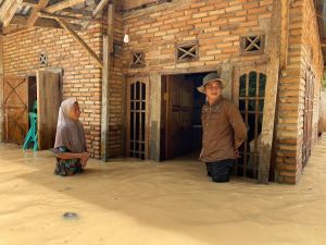 Nilwan Evakuasi Warga Terjebak Banjir, 53 Rumah Terendam, Masjid, SD dan Puskesmas