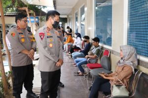 Jangan Ada Pungli, Kapolda Jambi Sidak Pelayanan SIM di Polresta Jambi 