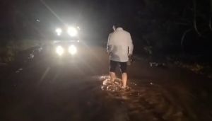 Ivan Wirata Jelajahi Kubangan Jalan yang Dikeluhkan Warga Bahar Selatan 