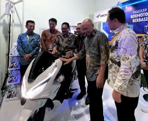 Perkuat Komitmen, AHM Ikuti Touring dan Pameran Kendaraan Listrik KTT G20 