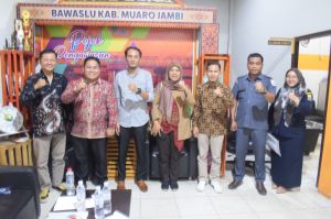 Cek Pelayananan Informasi, KI Provinsi Jambi Kunjungi Bawaslu Muaro Jambi