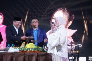 Hadiri HUT  Asosiasi Perancang Pengusaha Mode Indonesia, HAR: Bangga Berada di Tengah Orang Kreatif