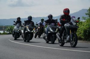 Juara Asia Andi Gilang dan Komunitas Honda Ramaikan CBR Track Day di Mandalika
