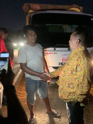Anggota DPRD Muaro Jambi Kembali Datangi Angkutan Batubara di Pondok Meja,  Karang Taruna Konsisten 