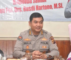 Tim Dokkes Segera Lakukan Perawatan Awal Kepada Kapolda Jambi dan Rombongan Dilokasi 