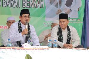 Bupati Tanjabbar  Safari Jumat Desa Tanah Tumbuh