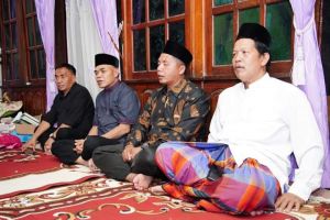 Aspan Melayat ke Rumah Duka ALM Kades Marzuki 