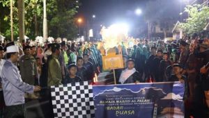 Bupati Anwar Sadat Didampingi Ketua TP PKK Tanjabbar Buka Festival Arakan Sahur Minggu Ketiga