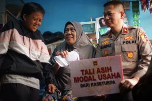 Merasa Terharu Pemulung Sukabumi, Pingsan di Pelukan Jendral