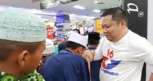 Politikus Perindo Jambi, Ajak Puluhan Anak Panti Belanja Pakaian Lebaran Idul Fitri