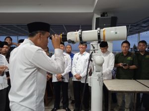 Tim Falakiyah Kanwil Kemenag Jambi Pantau Hilal dari Lantai 12 Gedung Mahligai Jambi