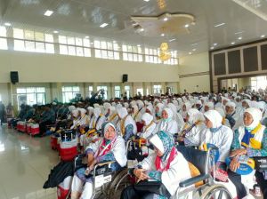 Ratusan CJH Asal Kabupaten Tanjung Jabung Barat Tiba di Asrama Haji Provinsi Jambi