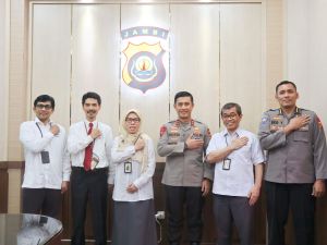 Kapolda Terima Silahturahmi DJP Sumbar Jambi Diruang Kerja Nya