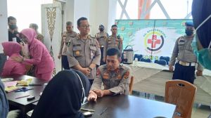 Sambut HUT Bhayangkara ke-77, Kapolda Jambi Ikut Donor Darah