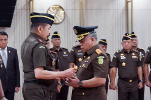 Seusai Dilantik, Kepala Kejaksaan Tinggi Papua Barat Diminta Bersinergi dan Kolaborasi Dengan Pemda