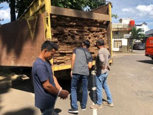 Polda Jambi Berhasil Amankan Satu Truk Kayu Ilegal